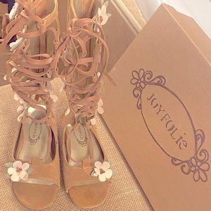 Joyfolie Seraphina Gladiator sandals size 9